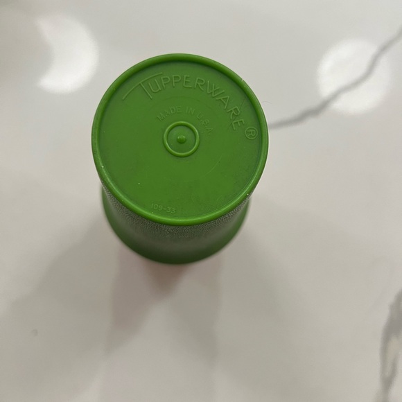 Vintage Tupperware #109 Classic Bell Kids Tumblers - Picture 3 of 3